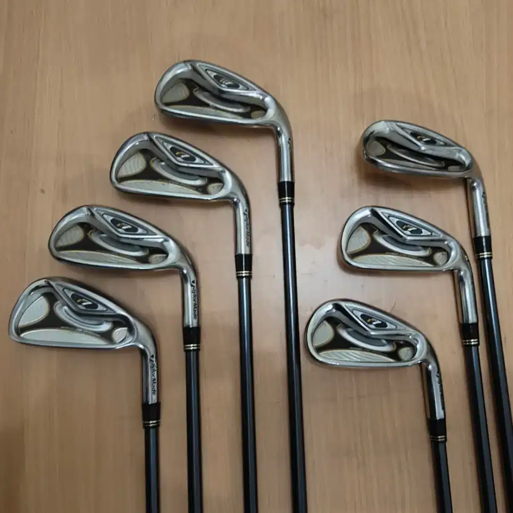 TAYLORMADE R7 (2005-2006) IRON SET 4i-Pw | Shaft, Grip & Iron Covers