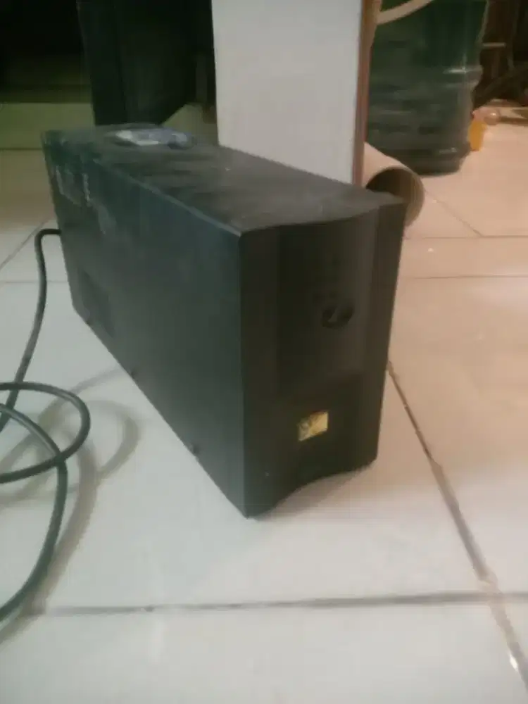 UPS merk POWER TREE 600 VA