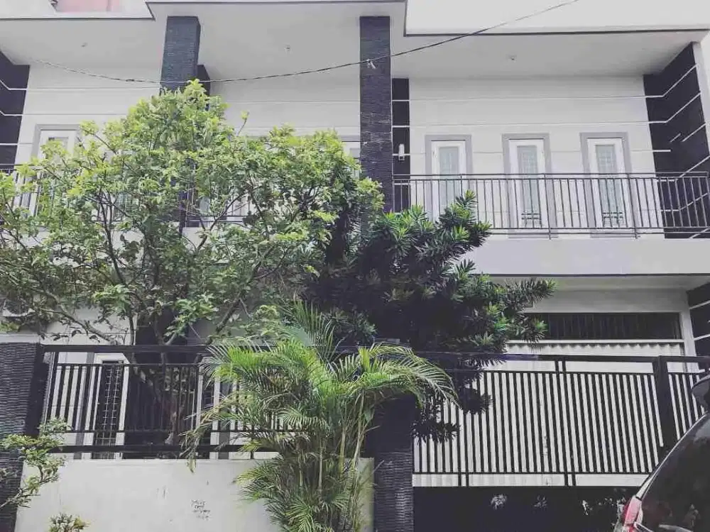 Dijual Rumah hoek 2.5 lantai di jl Kartini IX, Sawah Besar, Jakarta Pusat