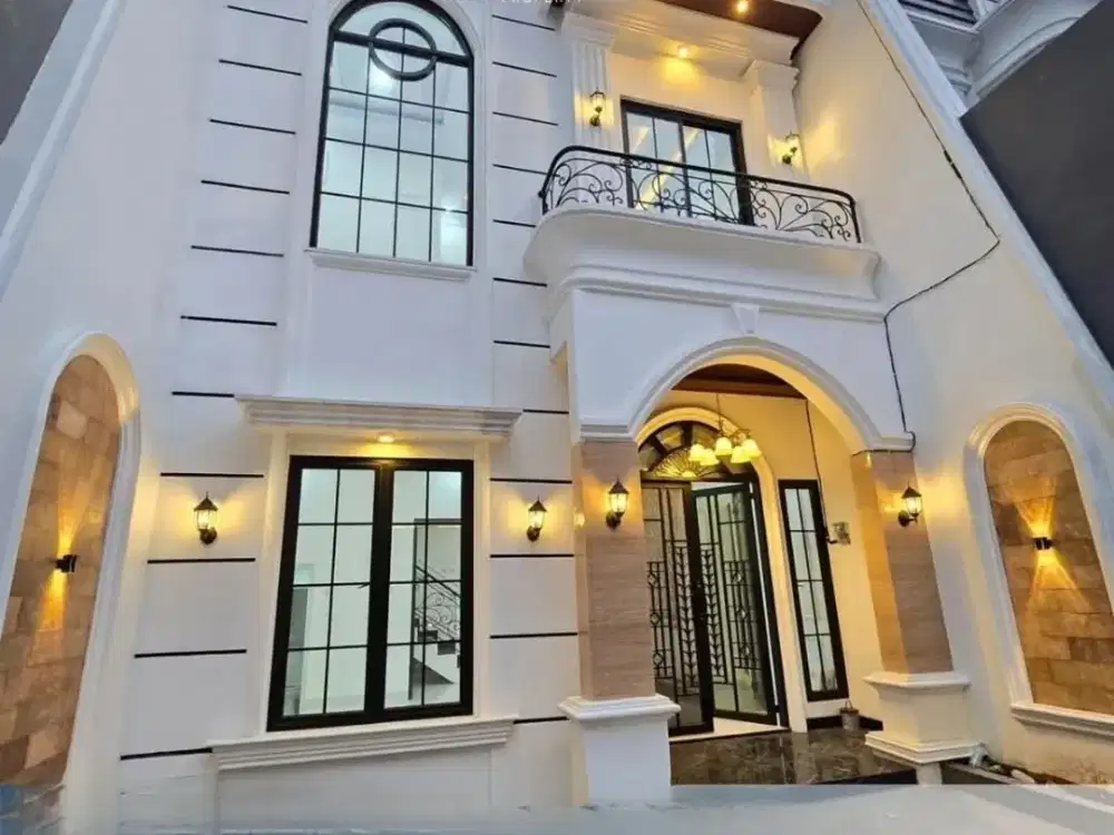 Town House Ada Kolam Renang Siap Huni Jagakarsa Jaksel