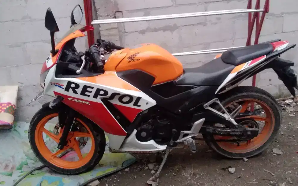 Honda CBR 150r th2014 F kota lokasi ciledug bogor