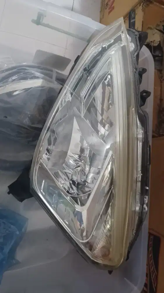 Sepasang lampu depan grandlivina 2017