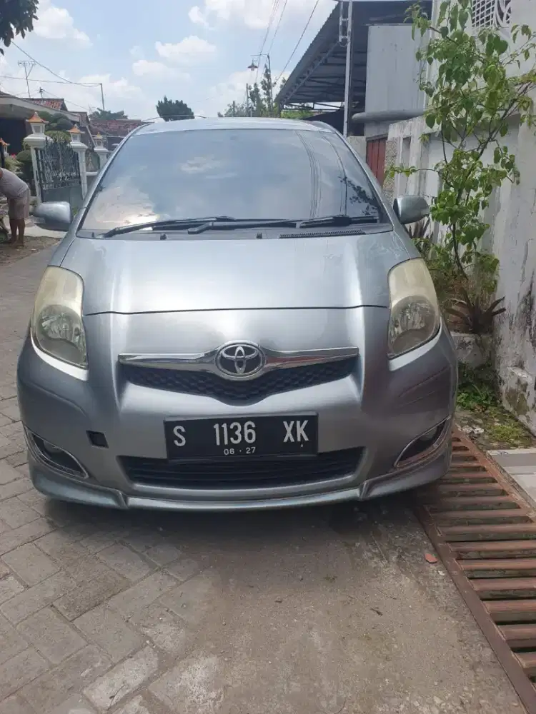 Dijual mobil yaris AT tahun 2009, pemakaian cewek