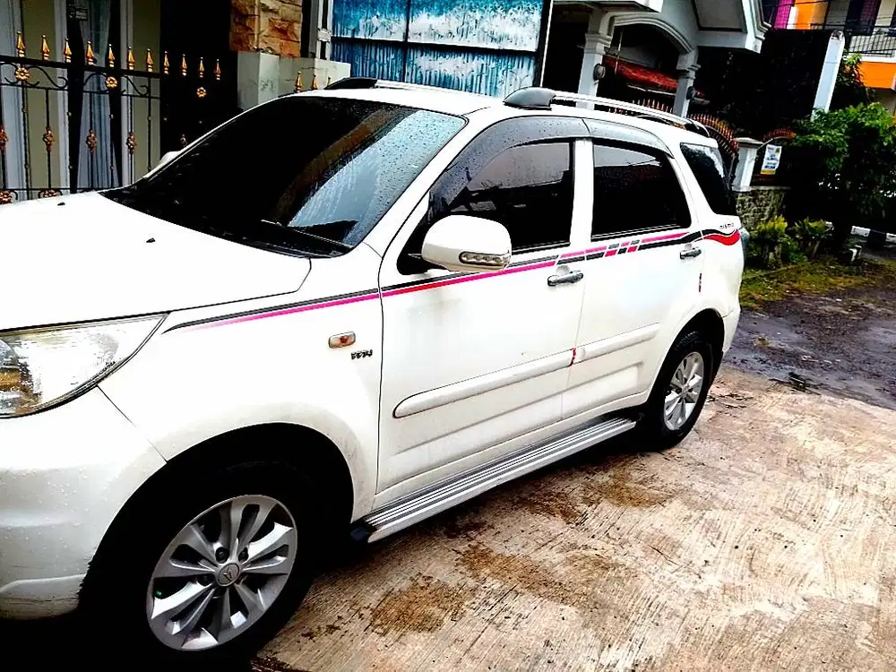 DIJUAL– Daihatsu Terios TS Extra 2012