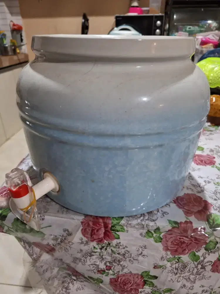 Guci galon, sesuai gambar