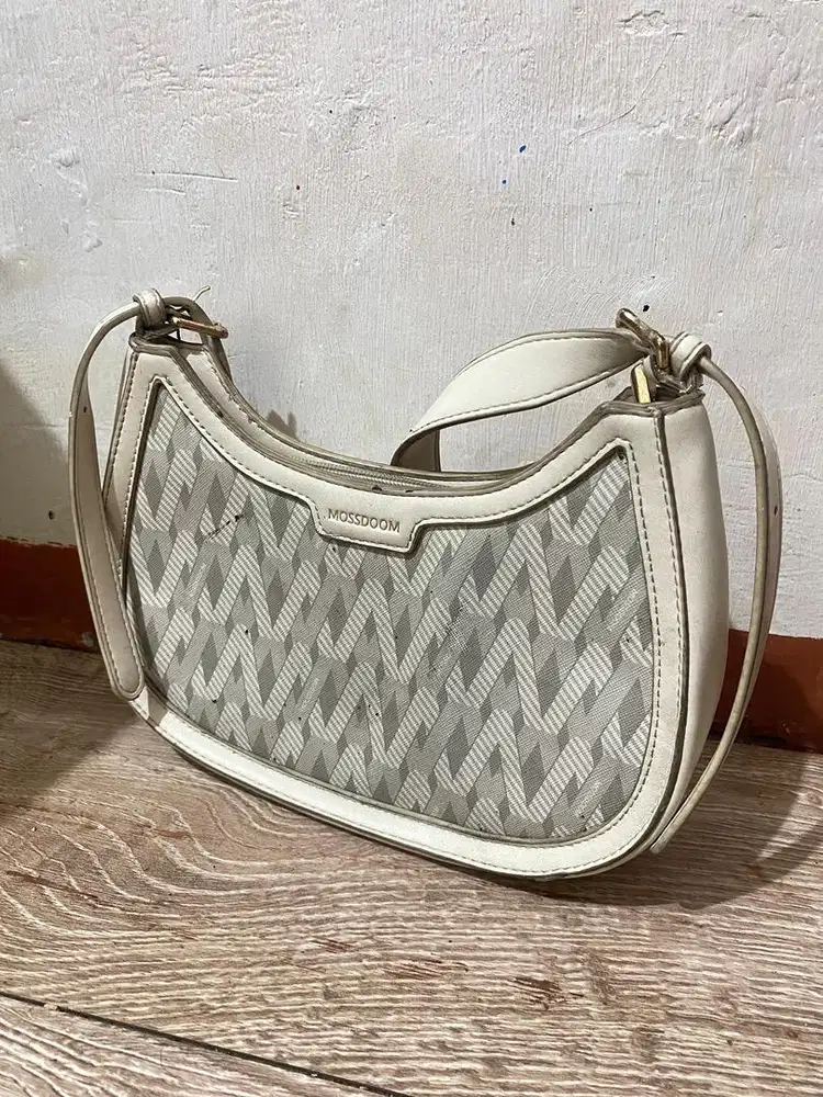 Tas selempang wanita