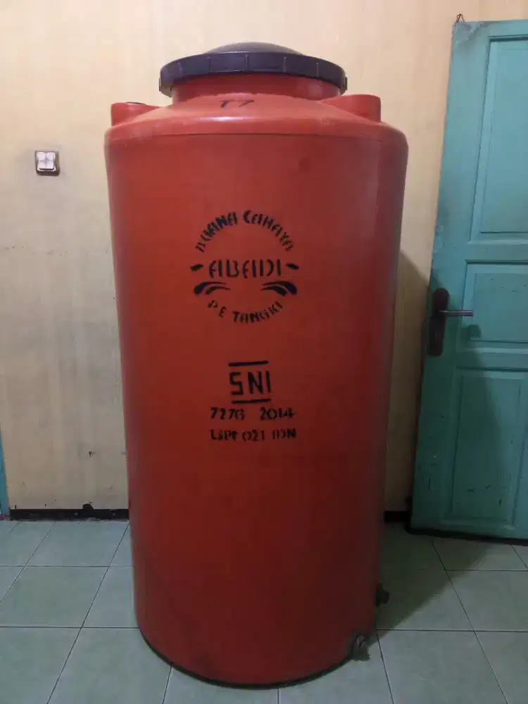 Toren/tandon air 750LT