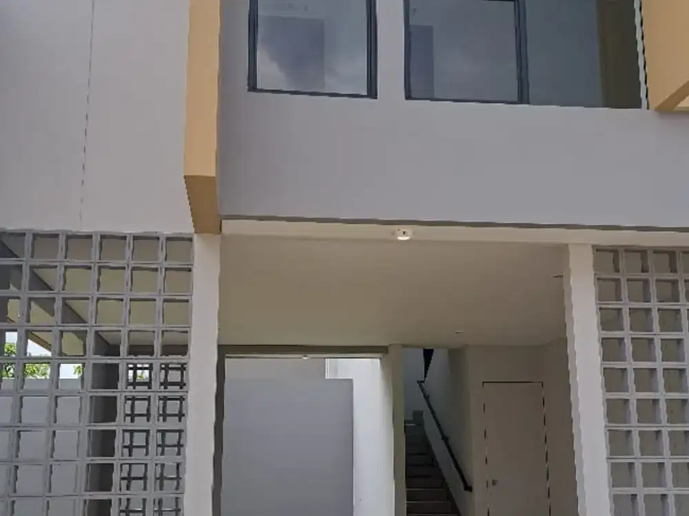 Disewakan Rumah Baru Podomoro Park cocok Untuk kantor dan Usaha dkt Telkom University Buah Batu Bandung