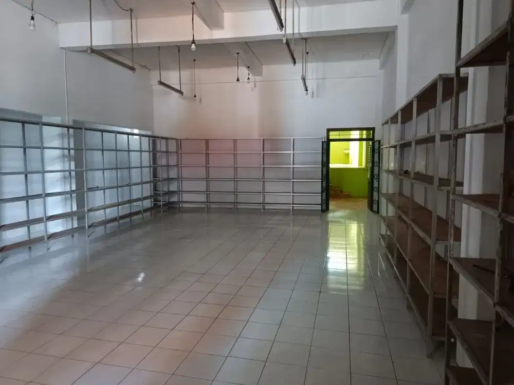 Disewakan Ruko/Ex Toko Lokasi Potensial – 200 Meter Alun-alun Purwokerto