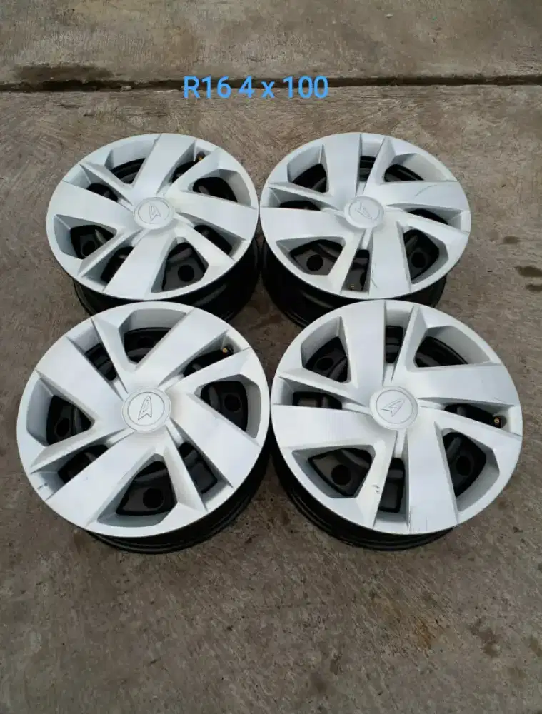 Oem klg DAIHATSU ROCKY R16 pcd 4 x 100 lebar 6 offset -/+ 40 plus DOP