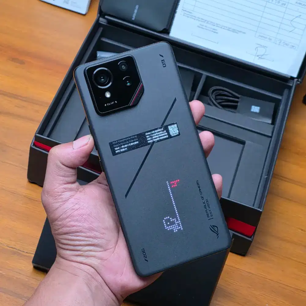 rog phone 9 pro 16/512gb like new garansi Agustus 2026