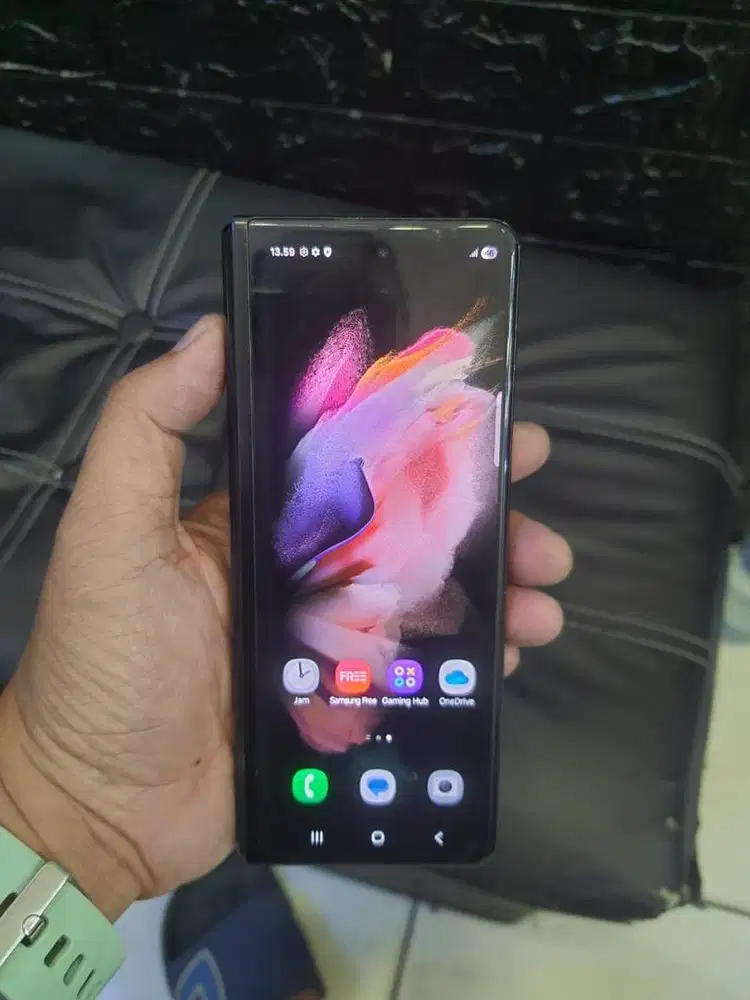 Samsung zfold 3 12/256 hp chas minus dikit seperti poto