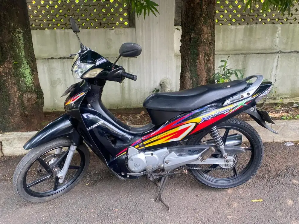 Honda kharisma 2005