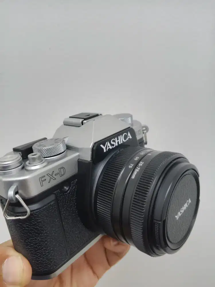 Yashica FX-D100