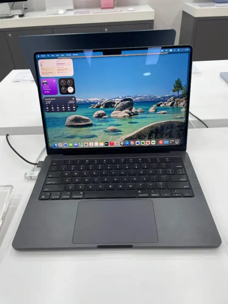 KREDIT MACBOOK PRO M4 16 INCH PROMO BUNGA 0% + GRATIS 2X CICILAN