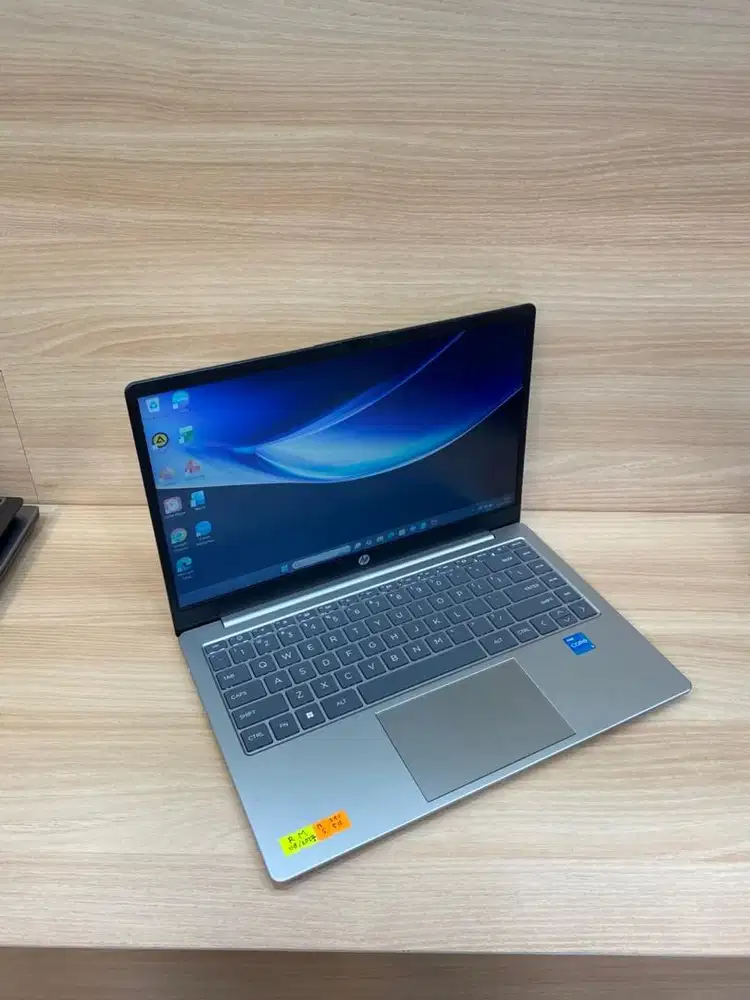Laptop HP 14 Ep026TU Core i3-1315 Ram 8/512 GB Garansi 20 bulan
