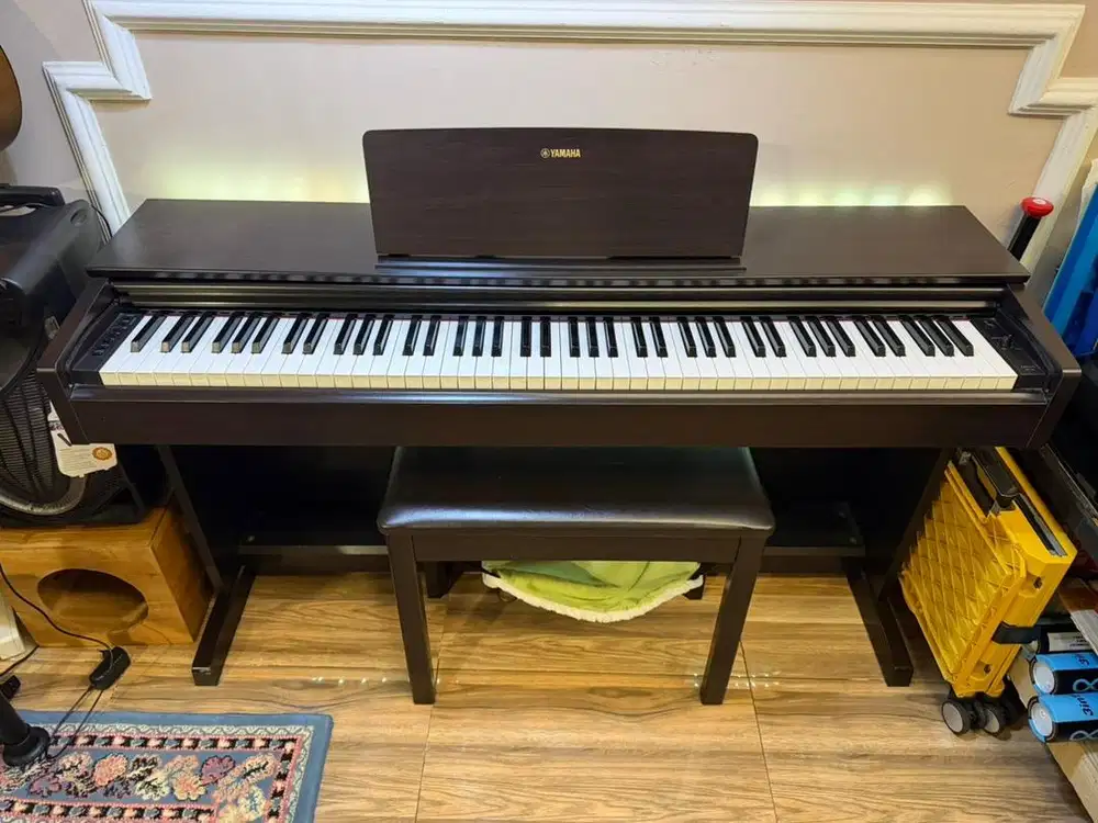Piano Digital YAMAHA Arius YDP 142
