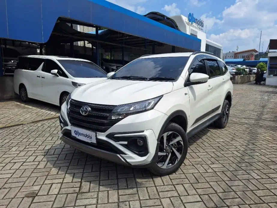 LOW DP Toyota Rush 1.5 GR Sport Bensin-AT 2024 JKB