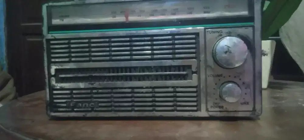 Radio transistor FM MW & SW