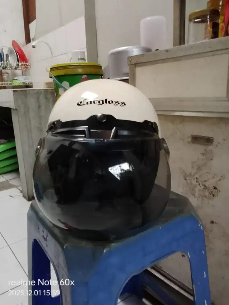 Helm Carlos XL cream