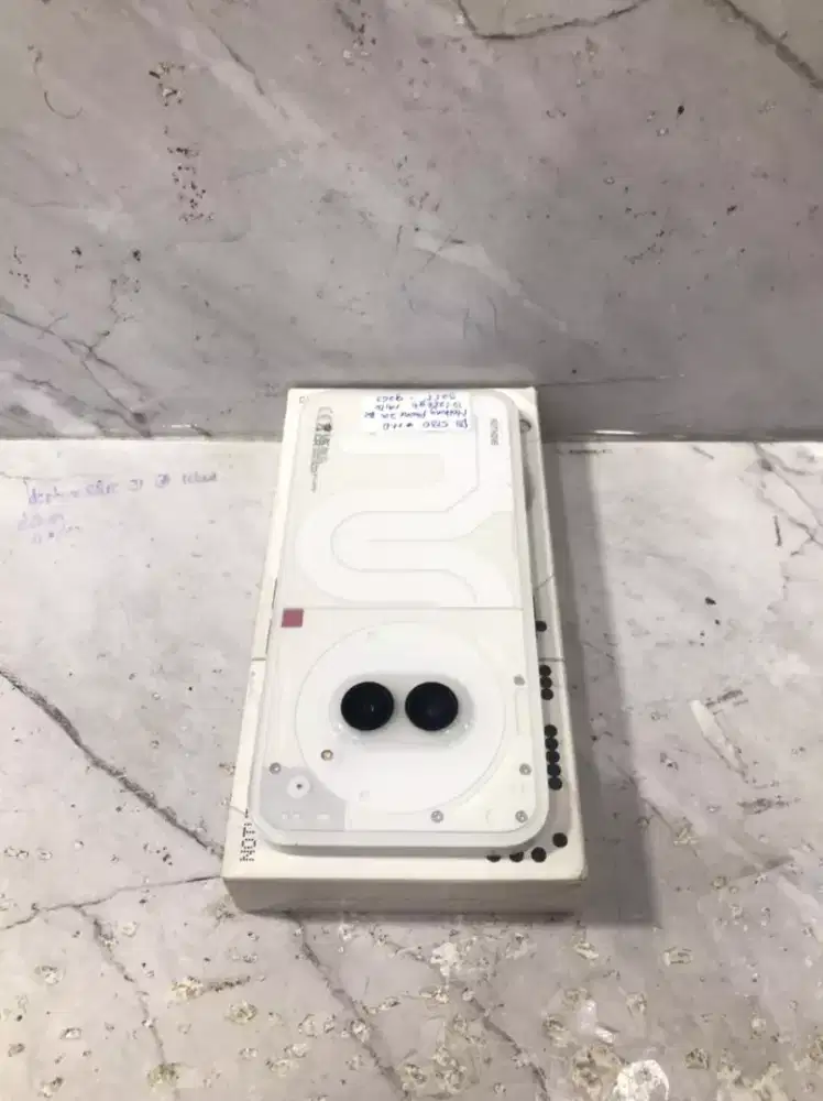 Di jual hp NOTHING PHONE 2A MILK RAM 12GB ROM 256GB Bea cukai