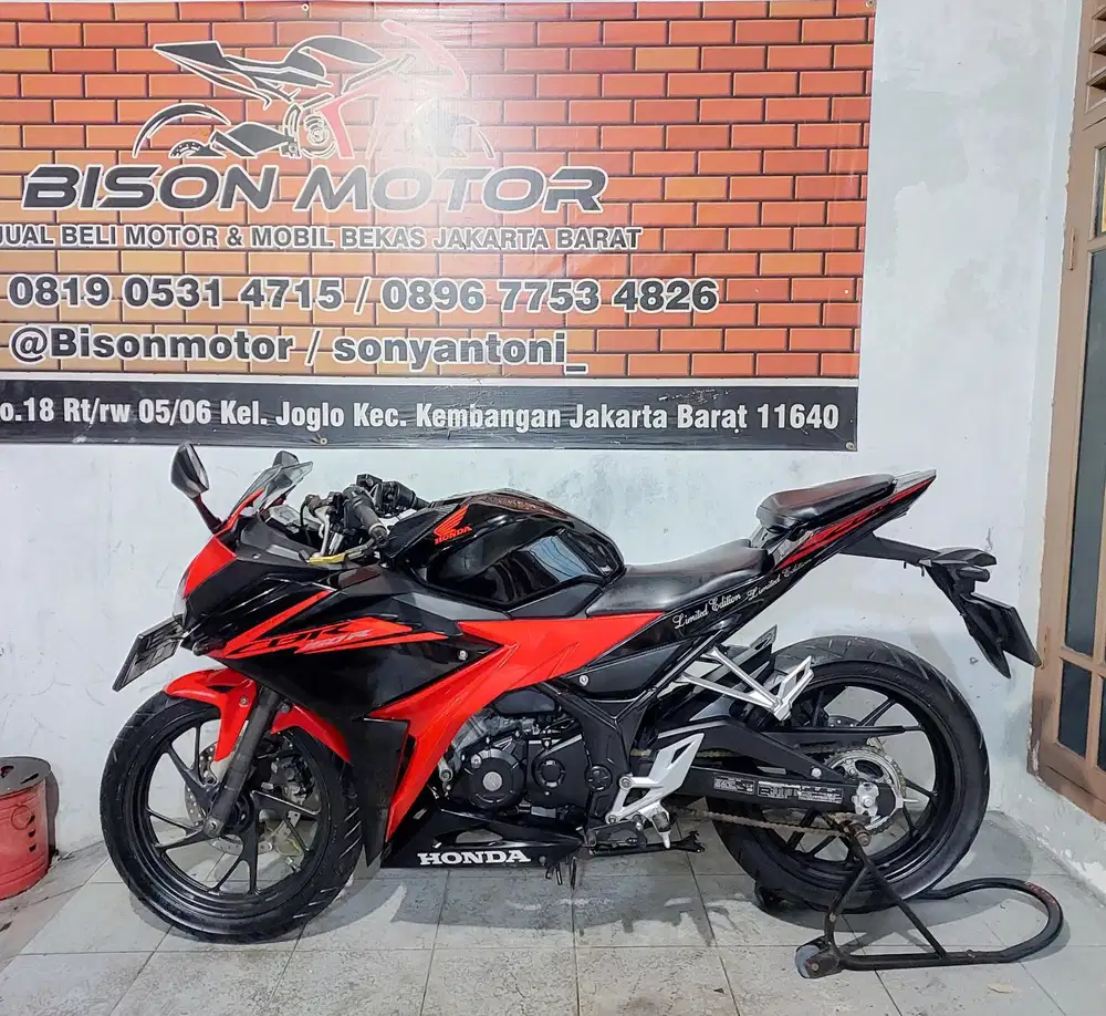 HONDA CBR FACELIFT LED 150 TAHUN 2017 MULUS MERAH HITAM