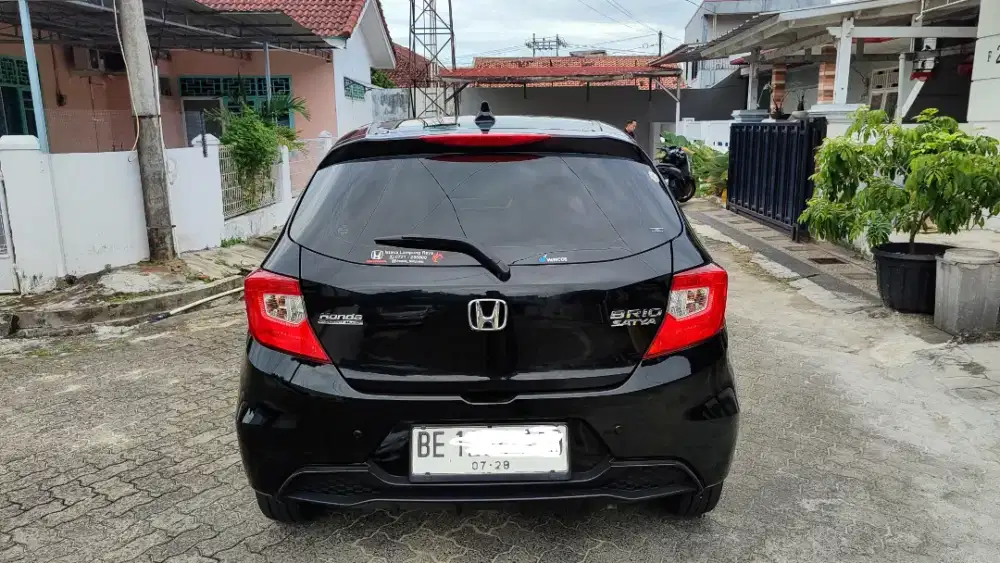 Honda Brio Satya E CVT ( metic)