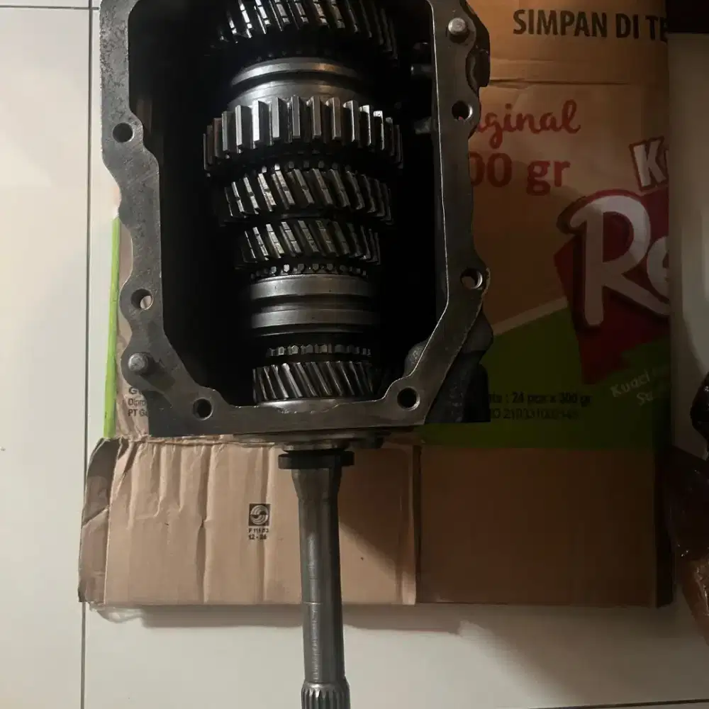 Transmisi Taft ex Ruggeru 5 speed