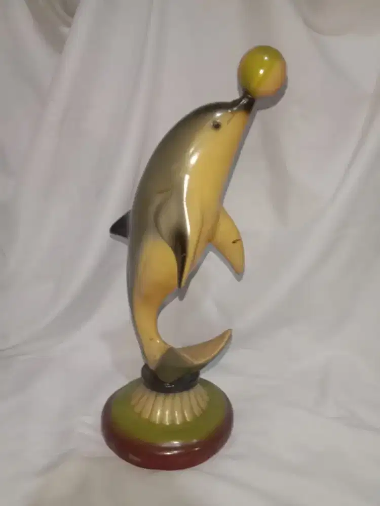 patung lumba-lumba - HSC 2025