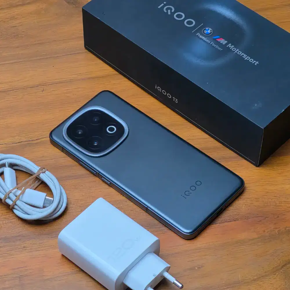 iqoo 13 5g warna hitam 16/512