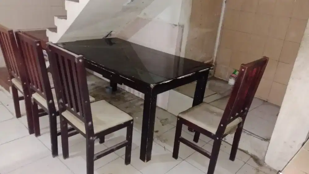 Meja Kursi Dapur Layak Pakai