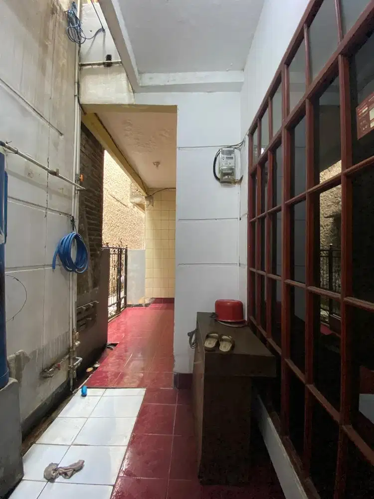 Disewakan rumah 2 lantai di Bojongloa kaler