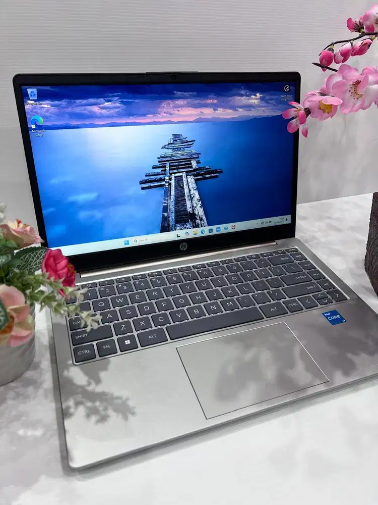 LAptop HP 14 ep0260tu Core i3 Gen 13 ram 8GB ssd 512 w11 Office