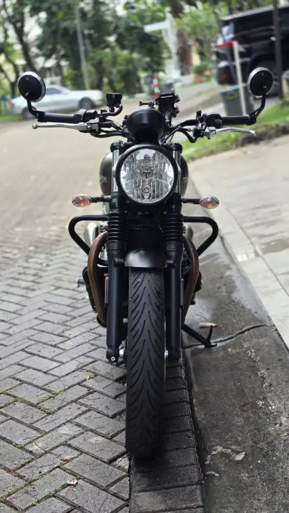 Triumph Street Twin
