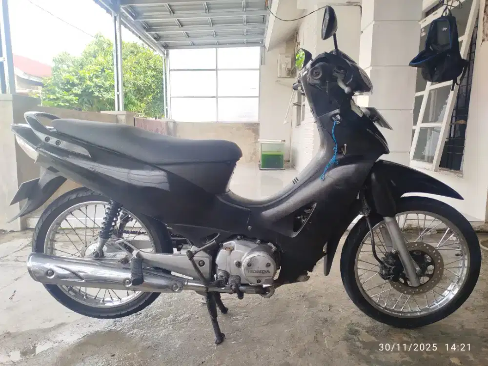 Jual honda karisma tahun 2003