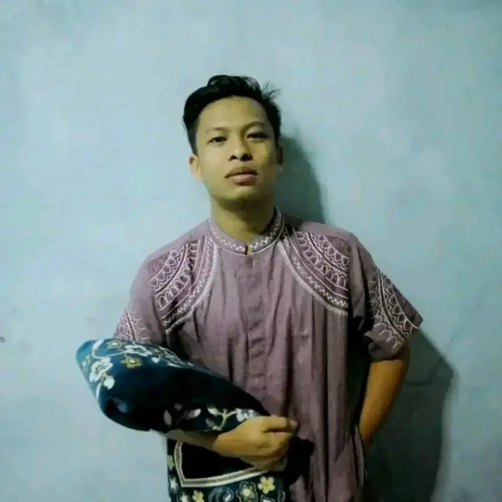 Bismillah Saya sedang mencari informasi pekerjaan tetap/ freelance.