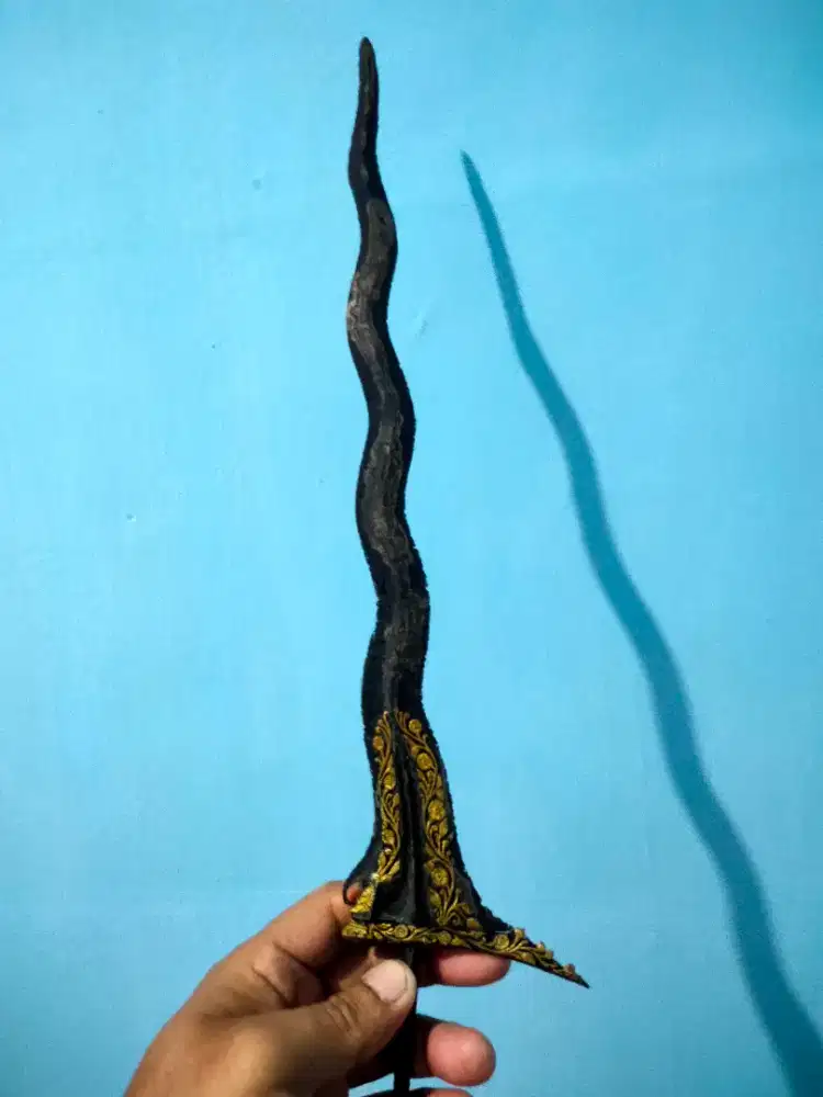 Keris panimbal kinatah kuningan