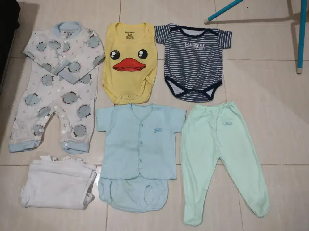 Gratis pakaian bayi nb