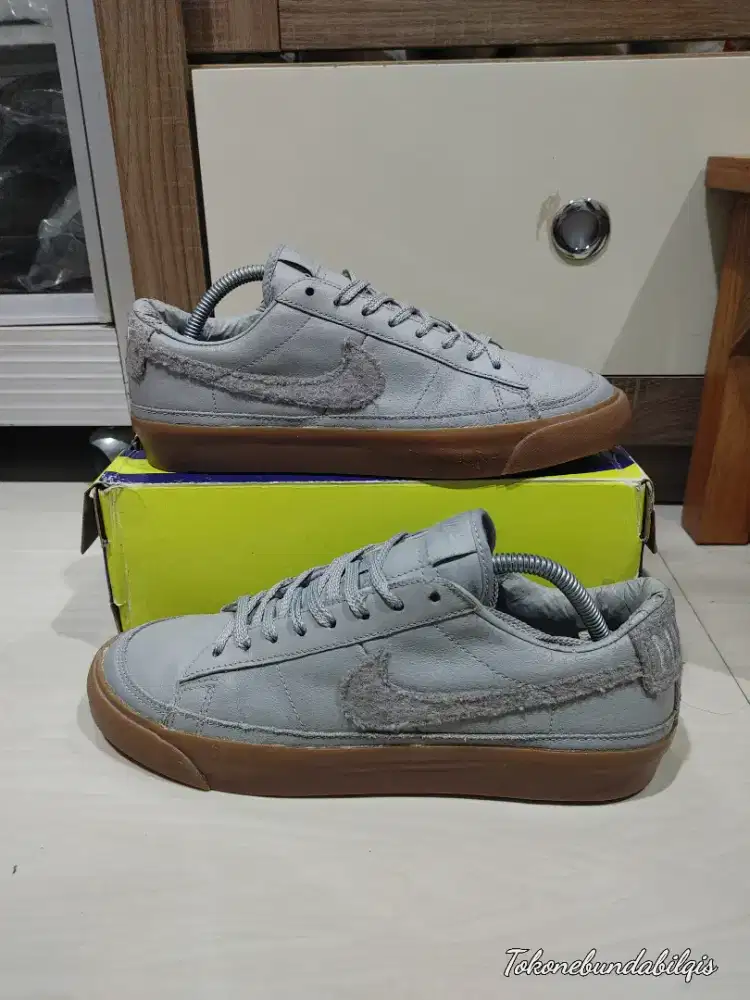 Sepatu Nike blazer low preloved size 43