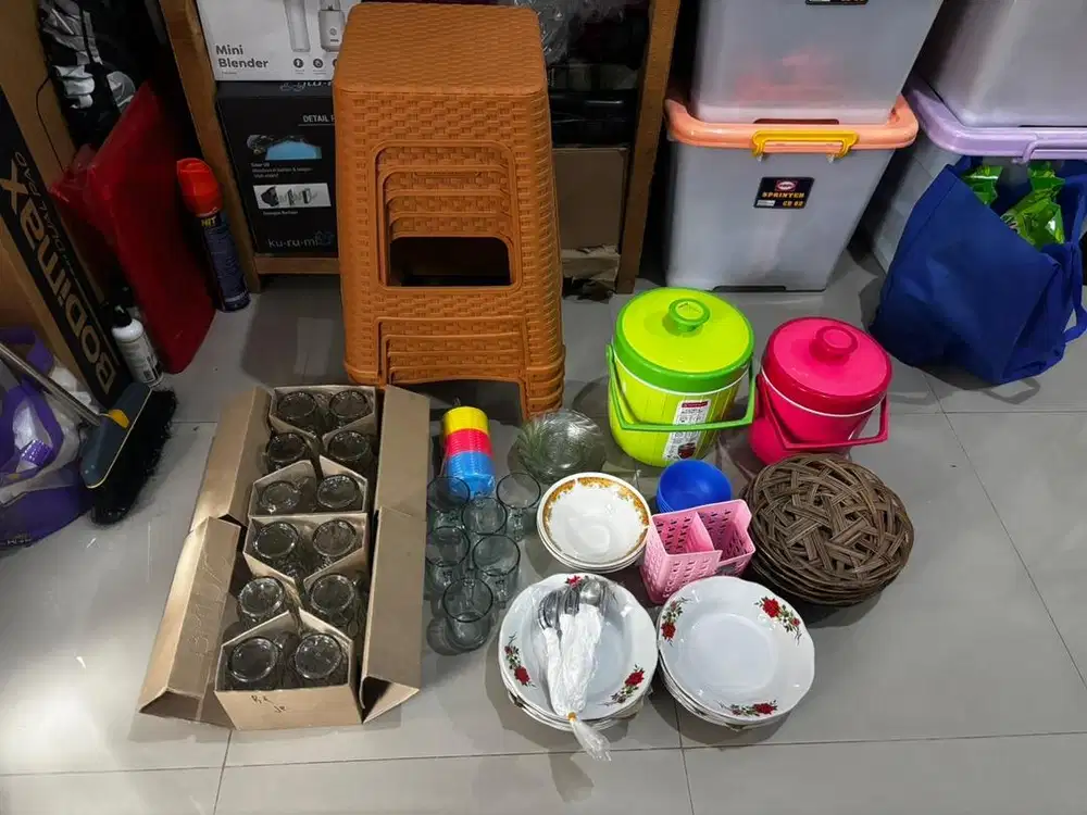 Jual Perlengkapan Warung Nasi (Etalase,Piring,Bangku,Dll)