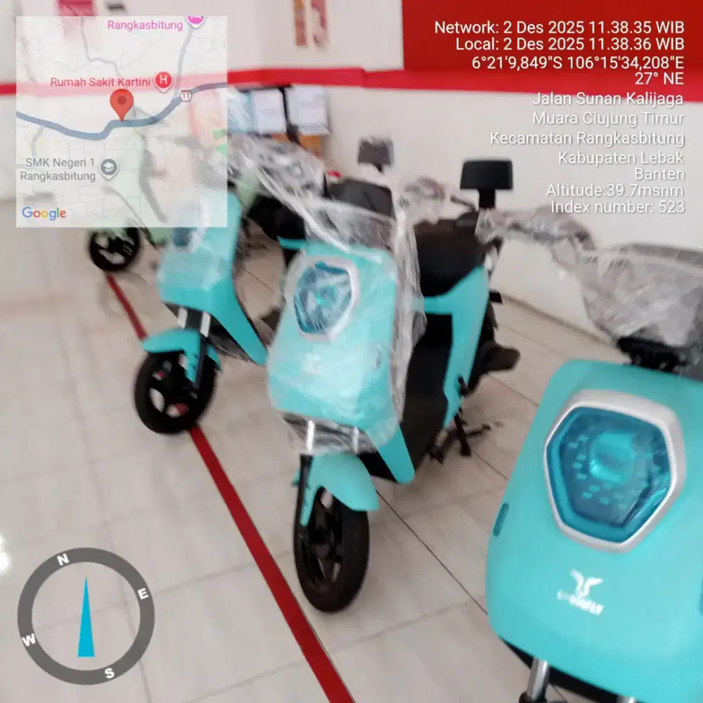 Showroom sepeda listrik dan motor listrik