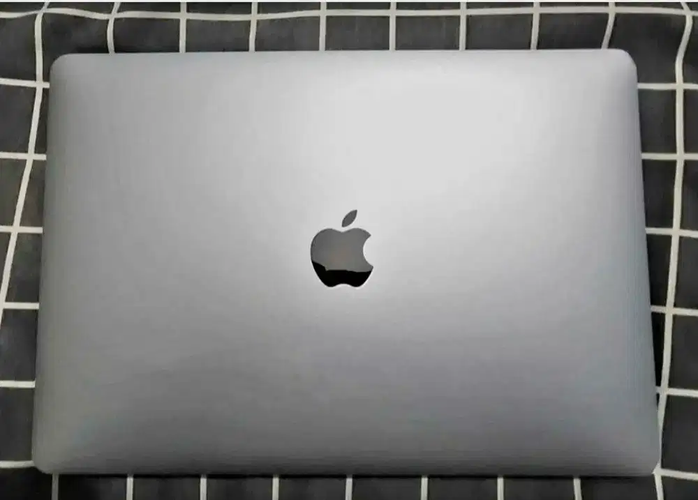 MacBook Pro 2017 8/256 GB 13 Inch - Minus LCD
