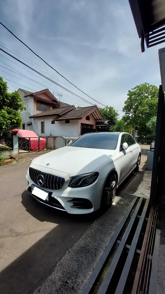 Mercedes-Benz E300 2017 Bensin