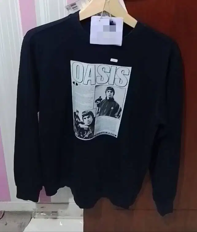 sweater oasis band