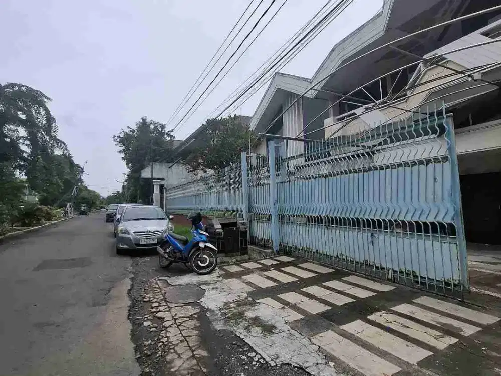 Dijual/Disewakan Rumah Surabaya Pusat di Manyar Kertoadi