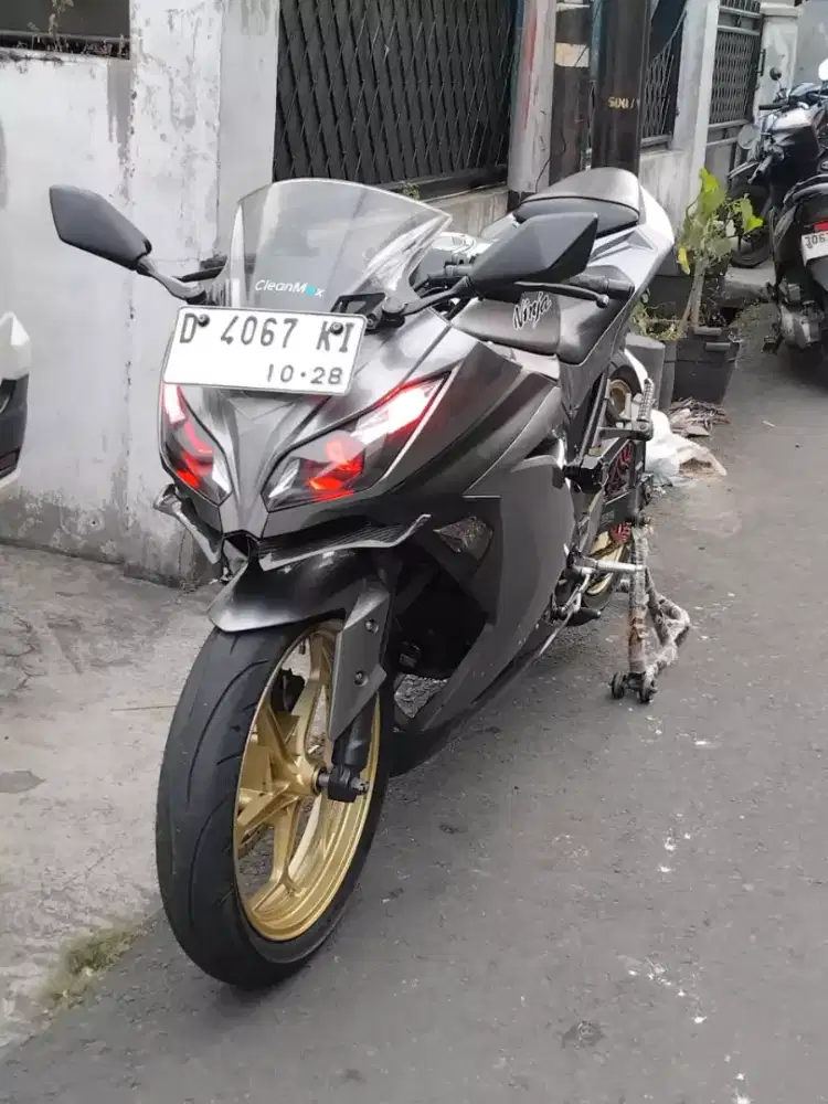 Kawasaki ninja 250 fi TT bt barter tukar tambah