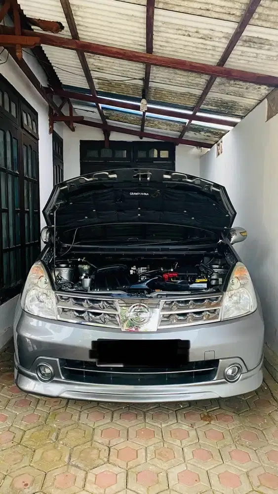 Nissan Livina 2010 Bensin