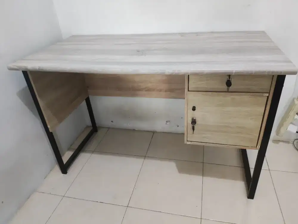 Dijual Meja Belajar/ Tulis
