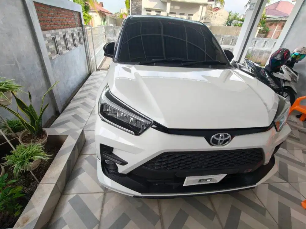 Dijual Toyota  Raize 1.0T GR SPORT CVT TSS TWO TONE (putih-hitam)