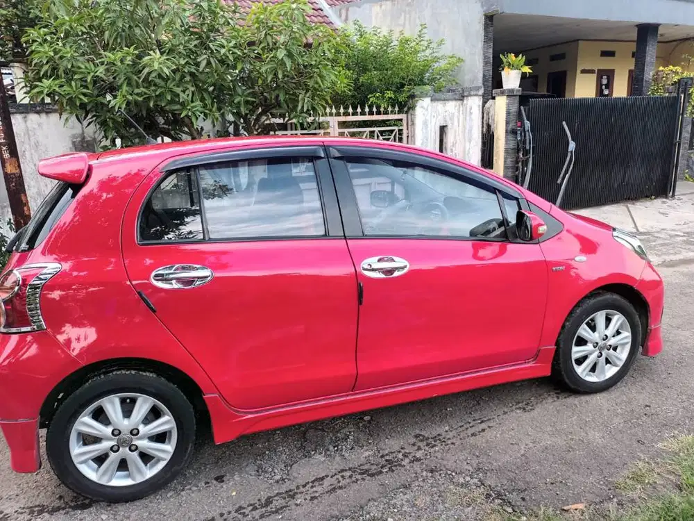 JUAL YARIS BAPAO TYPE E A/T Tahun 2012,Bekasi